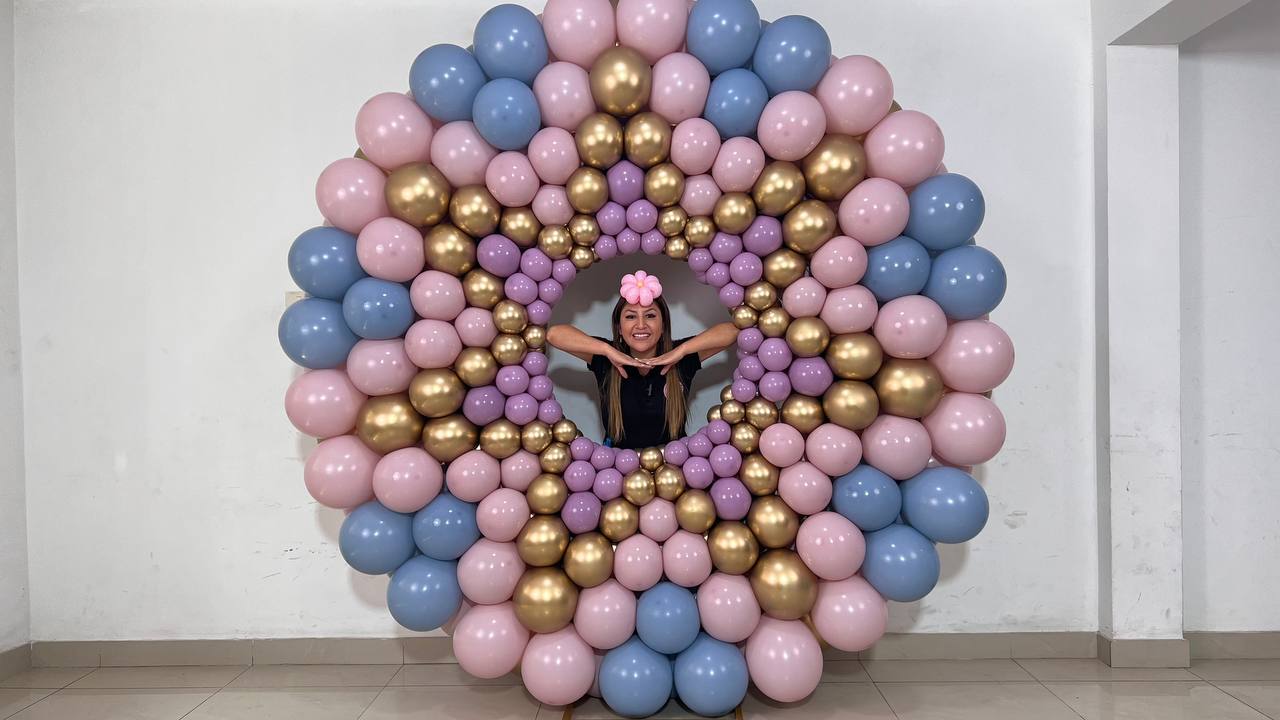 Estrella en aro con globos