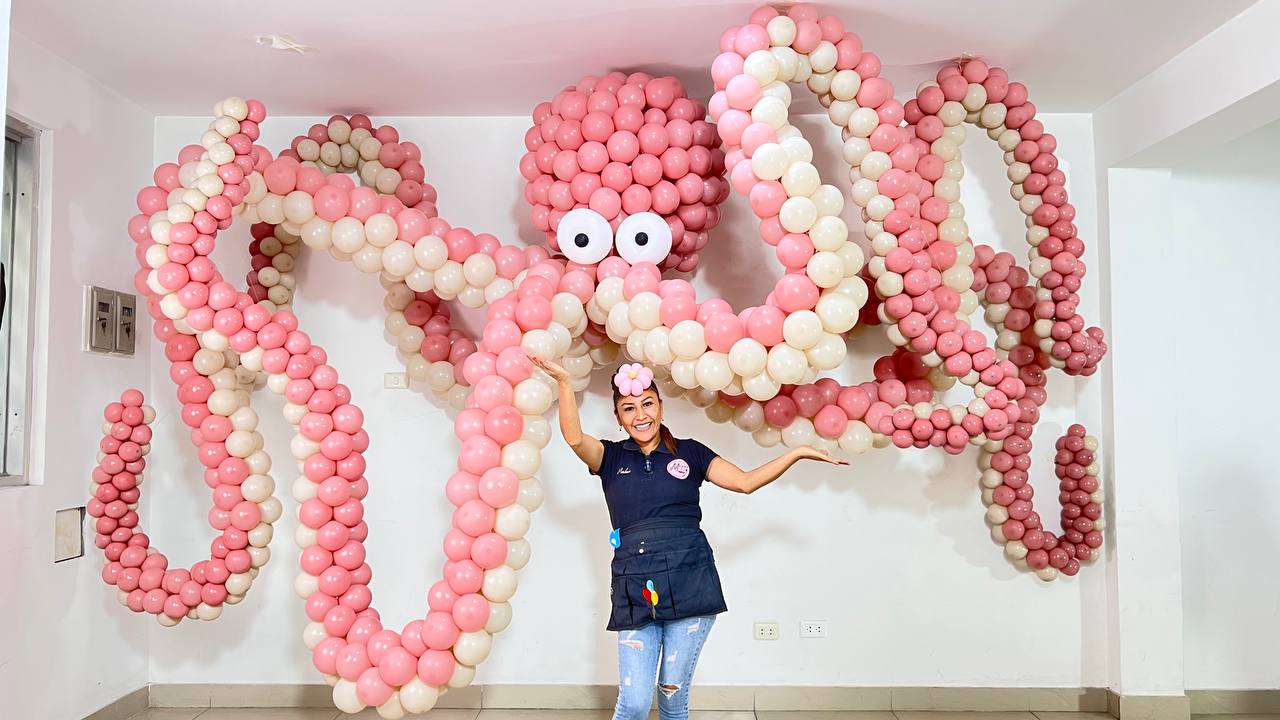 Pulpo gigante hecho con globos
